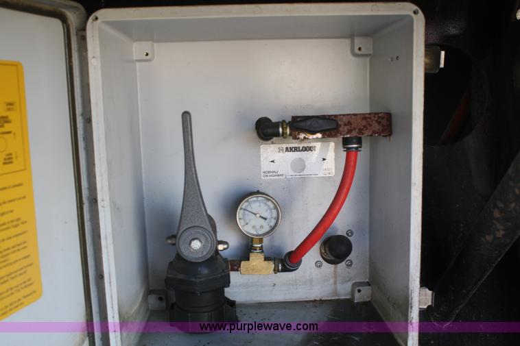 image for item F2890 2011 Transcraft DTL-2100 drop deck trailer