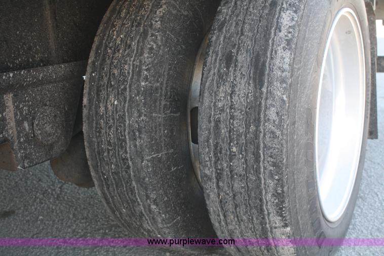 image for item F2890 2011 Transcraft DTL-2100 drop deck trailer