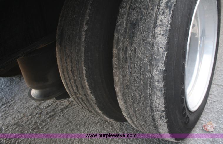 image for item F2890 2011 Transcraft DTL-2100 drop deck trailer