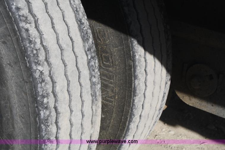 image for item F2891 2011 Transcraft DTL-2100 drop deck trailer