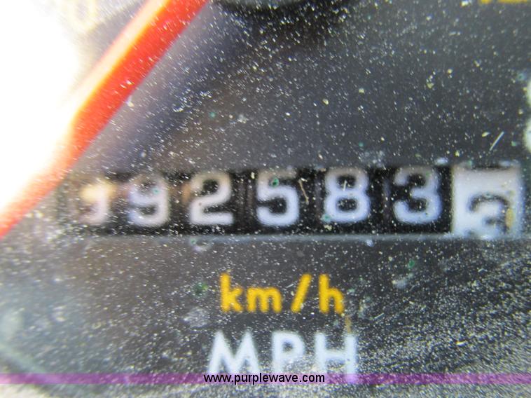 image for item F4060 1993 Freightliner FLD120 semi truck