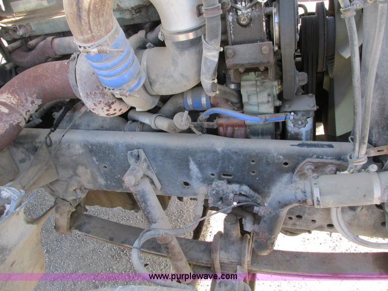 image for item F4060 1993 Freightliner FLD120 semi truck