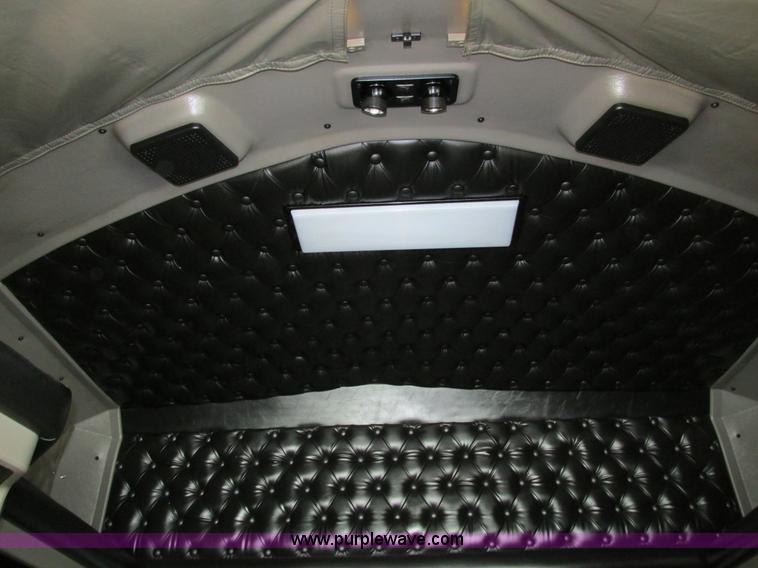 image for item F4061 2006 Kenworth T600 semi truck