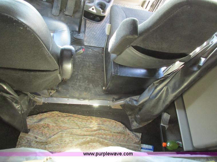 image for item F4061 2006 Kenworth T600 semi truck