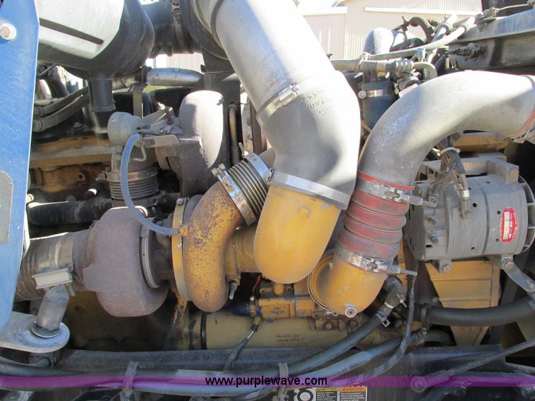 image for item F4061 2006 Kenworth T600 semi truck