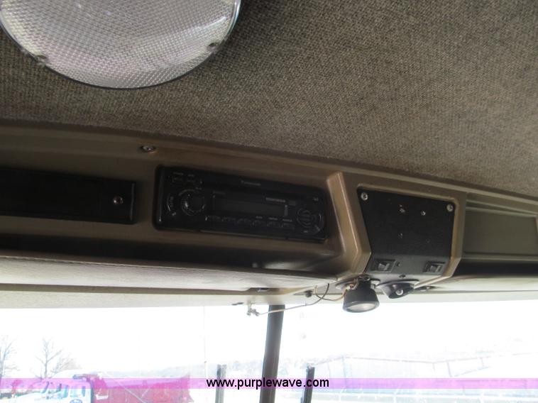 image for item F4673 1998 Kenworth T800 Aero Cab semi truck