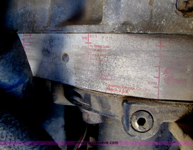 image for item F4673 1998 Kenworth T800 Aero Cab semi truck