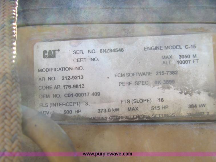 image for item F4674 2003 Freightliner Columbia semi truck