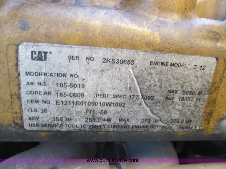 image for item F4675 2000 Peterbilt 377 semi truck