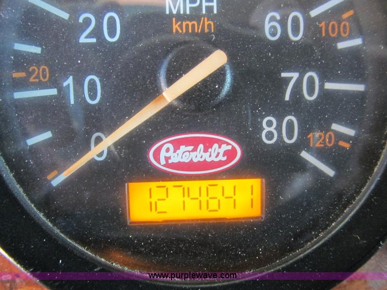 image for item F4676 2001 Peterbilt 387 semi truck