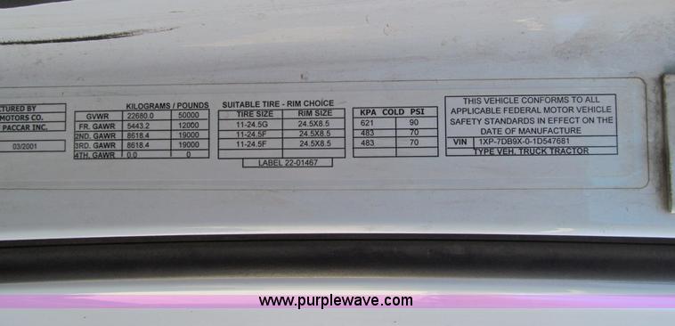 image for item F4676 2001 Peterbilt 387 semi truck