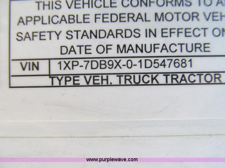 image for item F4676 2001 Peterbilt 387 semi truck