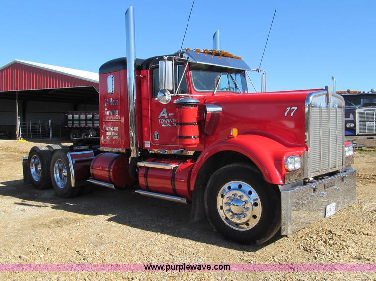 image for item F4677 1981 Kenworth W900 semi truck