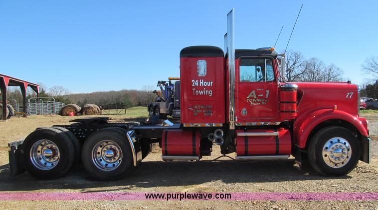 image for item F4677 1981 Kenworth W900 semi truck