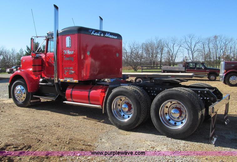 image for item F4677 1981 Kenworth W900 semi truck