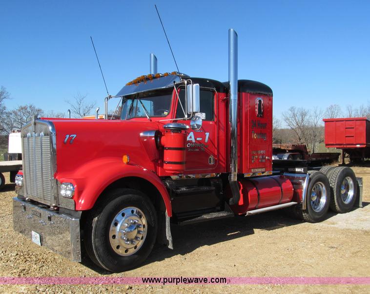 image for item F4677 1981 Kenworth W900 semi truck