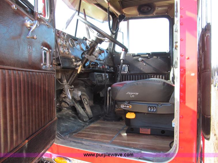 image for item F4677 1981 Kenworth W900 semi truck