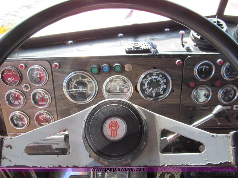 image for item F4677 1981 Kenworth W900 semi truck
