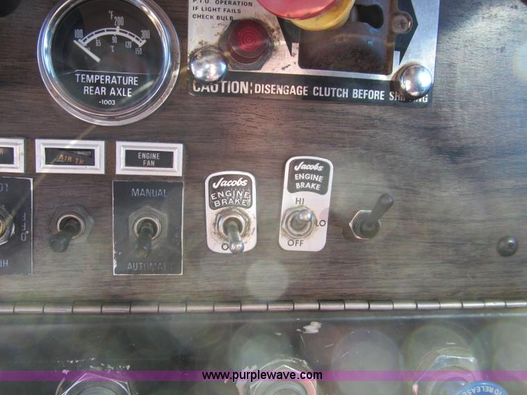 image for item F4677 1981 Kenworth W900 semi truck