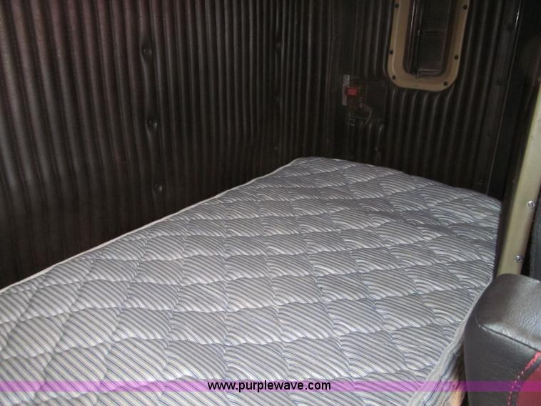 image for item F4677 1981 Kenworth W900 semi truck