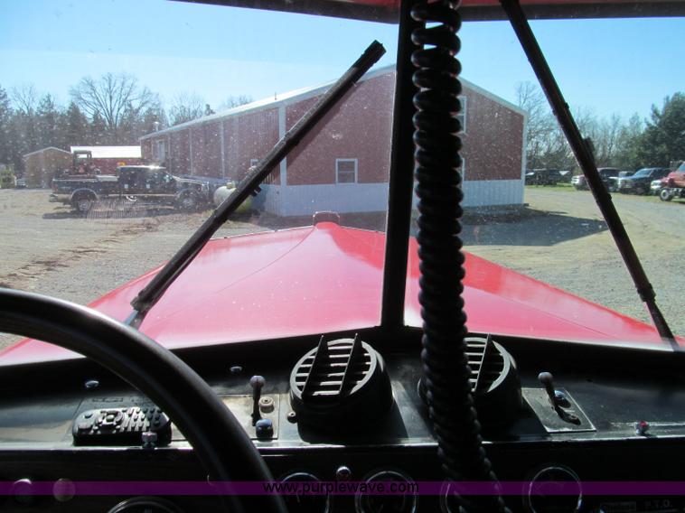 image for item F4677 1981 Kenworth W900 semi truck