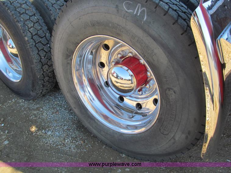 image for item F4677 1981 Kenworth W900 semi truck