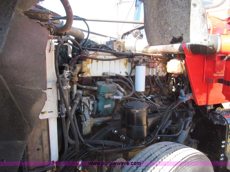 image for item F4677 1981 Kenworth W900 semi truck