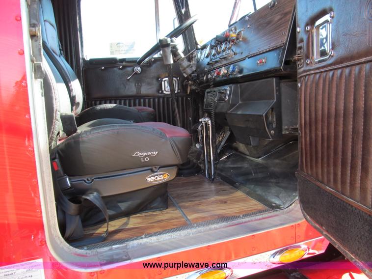 image for item F4677 1981 Kenworth W900 semi truck