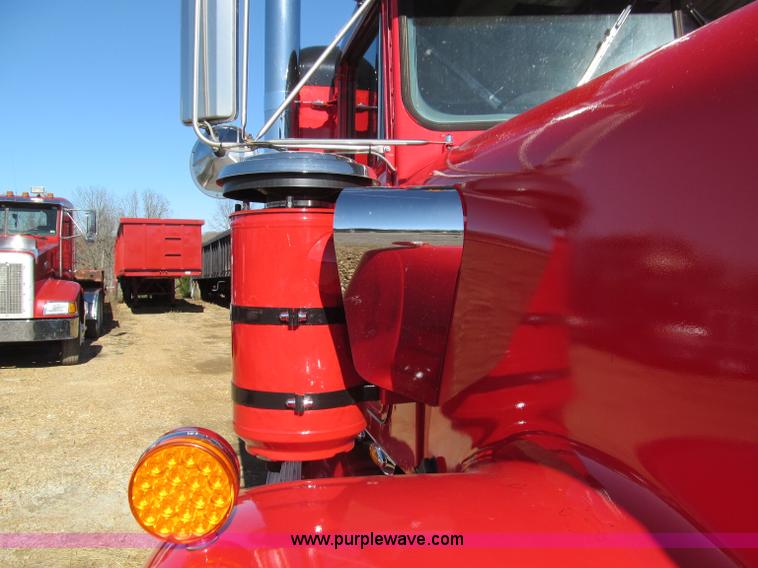 image for item F4677 1981 Kenworth W900 semi truck