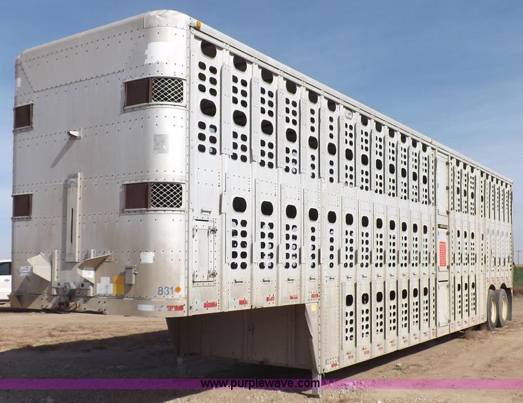 image for item F6297 1989 Wilson livestock trailer