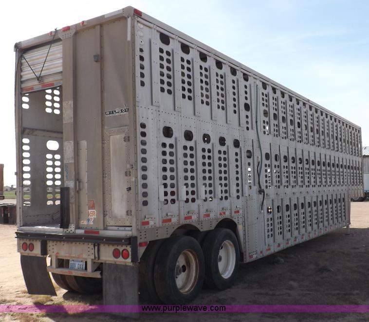 image for item F6297 1989 Wilson livestock trailer