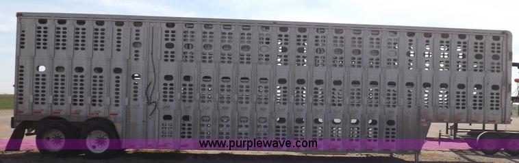 image for item F6297 1989 Wilson livestock trailer