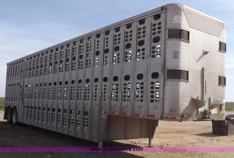 image for item F6297 1989 Wilson livestock trailer