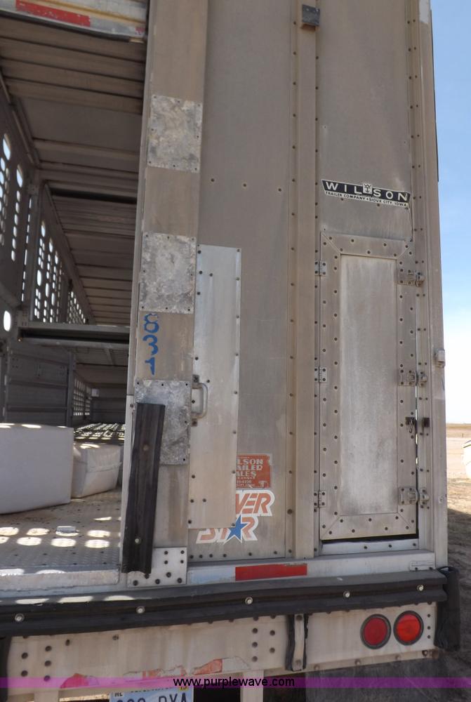 image for item F6297 1989 Wilson livestock trailer