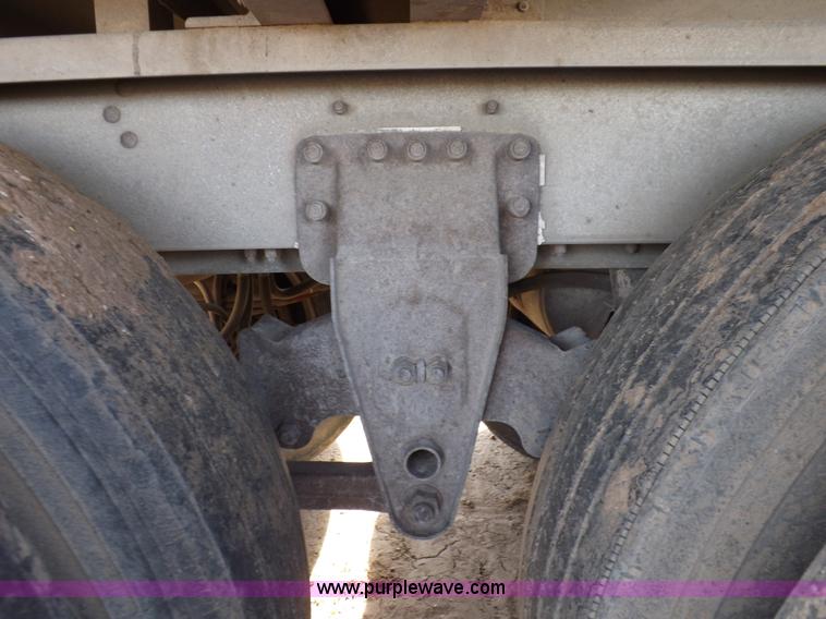 image for item F6297 1989 Wilson livestock trailer