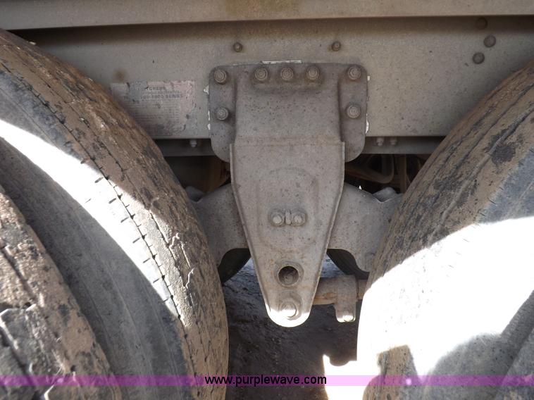 image for item F6297 1989 Wilson livestock trailer