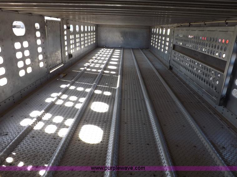 image for item F6297 1989 Wilson livestock trailer