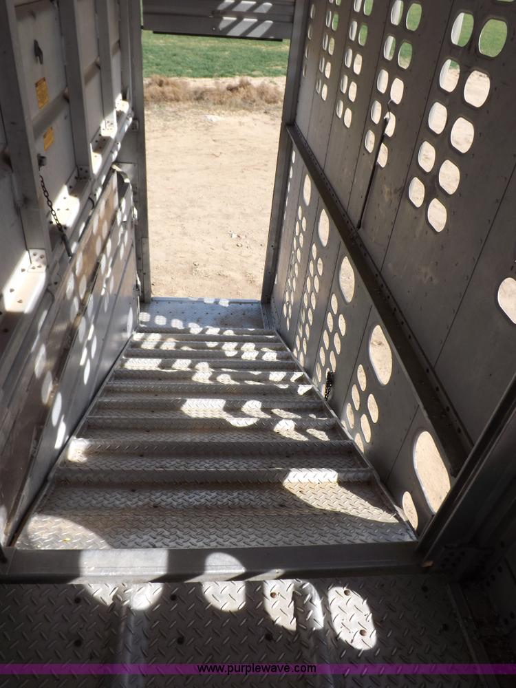 image for item F6297 1989 Wilson livestock trailer