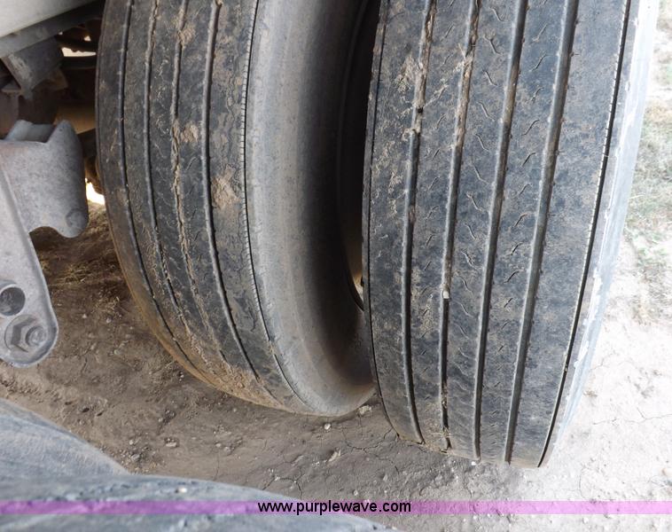 image for item F6297 1989 Wilson livestock trailer