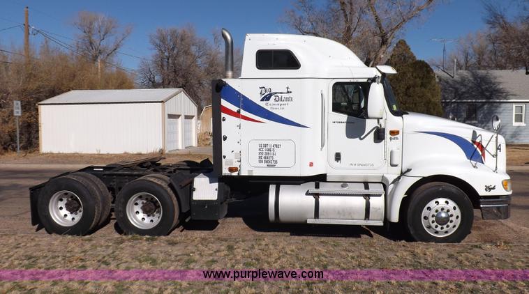 image for item F6335 2005 International 9400i semi truck