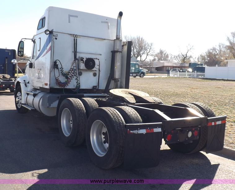 image for item F6335 2005 International 9400i semi truck