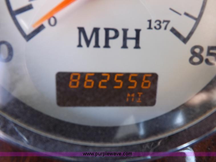 image for item F6335 2005 International 9400i semi truck