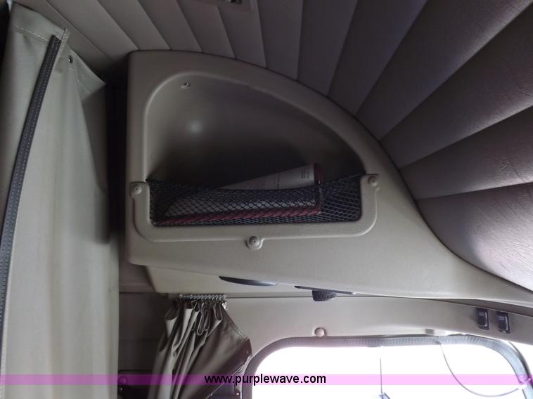 image for item F6335 2005 International 9400i semi truck