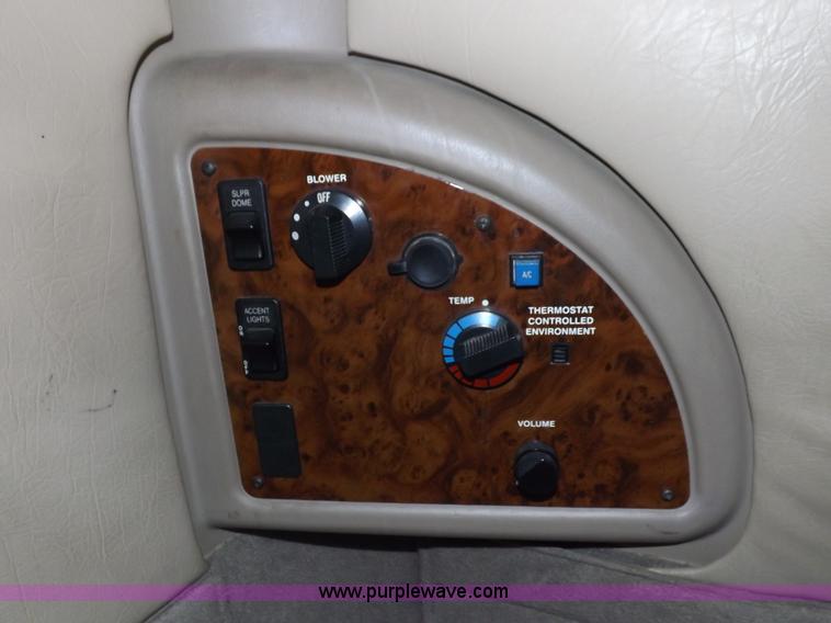 image for item F6335 2005 International 9400i semi truck