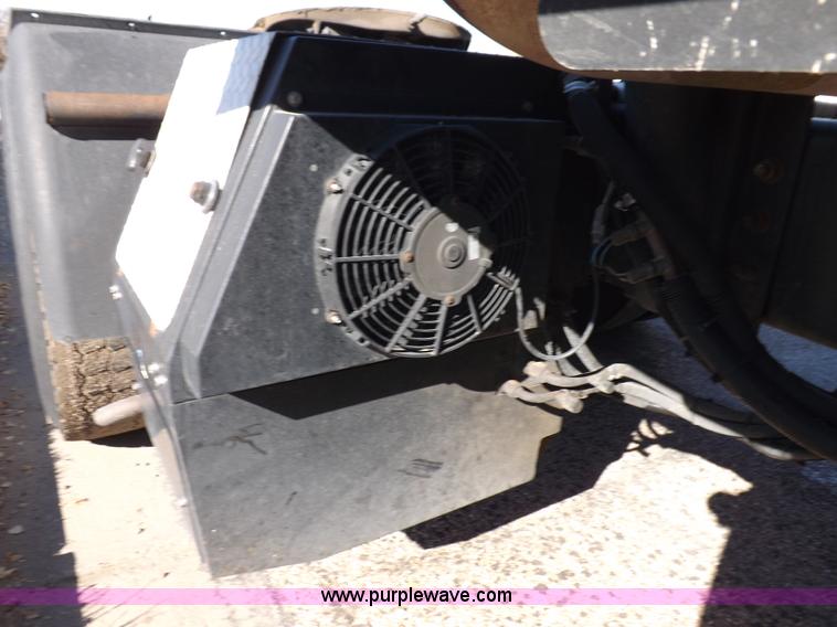 image for item F6335 2005 International 9400i semi truck