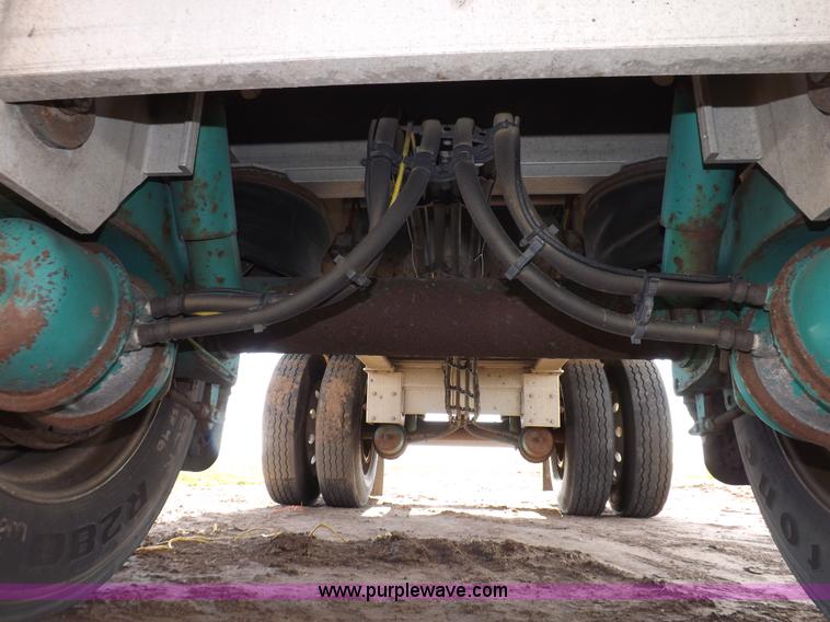 image for item F6351 2005 East Accordion 48'9" curtain wall trailer