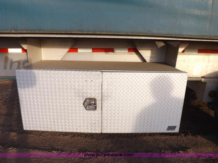 image for item F6351 2005 East Accordion 48'9" curtain wall trailer