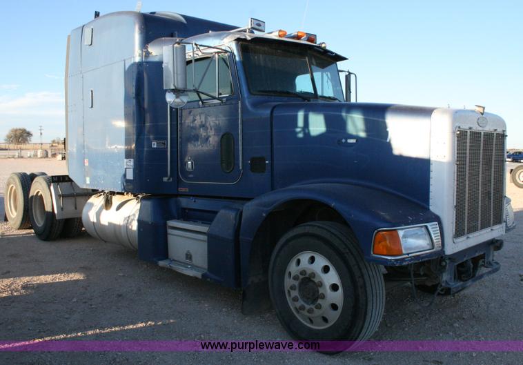 image for item G5564 1998 Peterbilt 377 semi truck