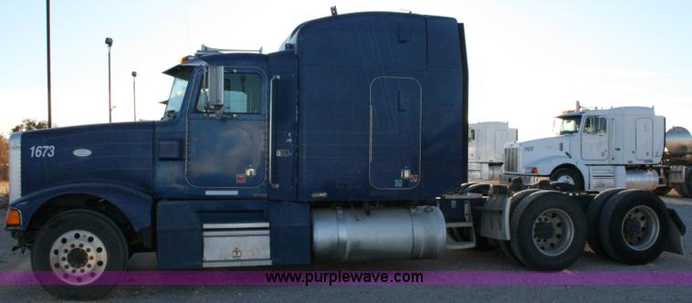 image for item G5564 1998 Peterbilt 377 semi truck