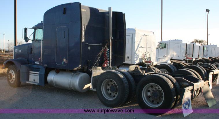 image for item G5564 1998 Peterbilt 377 semi truck